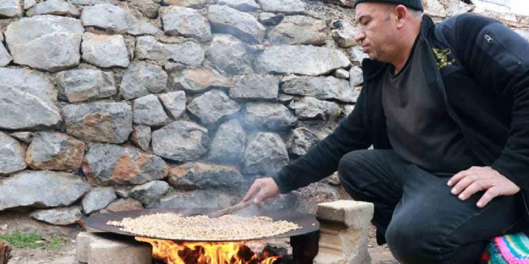 Kor ateşte uzun saatler kavrulan doğal lezzet: Evliya Çelebi’nin de bahsettiği miras binlerce yıldır  sofralara uzanıyor! 1
